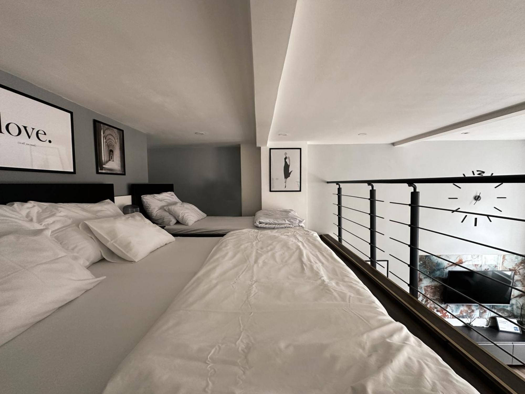 Contemporary Jindrisska Apartment Prague Ngoại thất bức ảnh